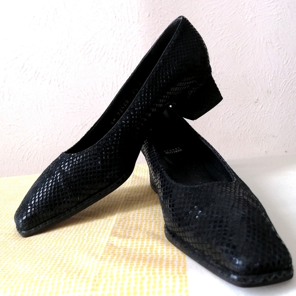 VINTAGE Staurt Weitzman Block Heels - Picture 2 of 6